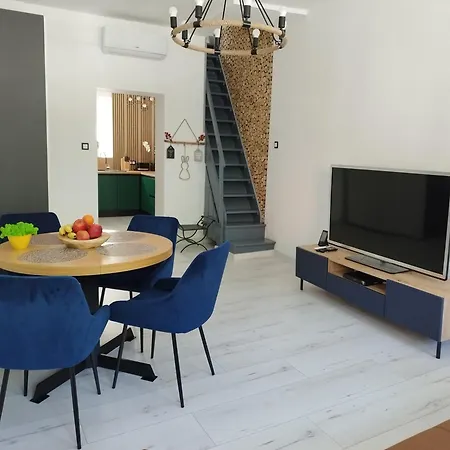 Stara Kamienica Przed Fortami *